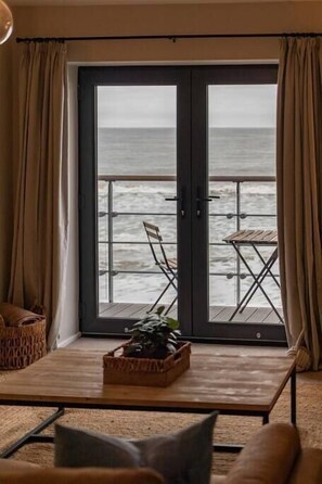 Interior - 3 Bedroom Maisonette Sea View Apartment (Scarborough)