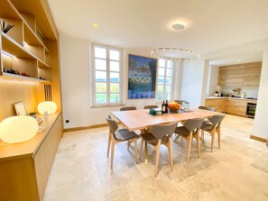 Dining - Petit Monlot (Saint-Hippolyte)