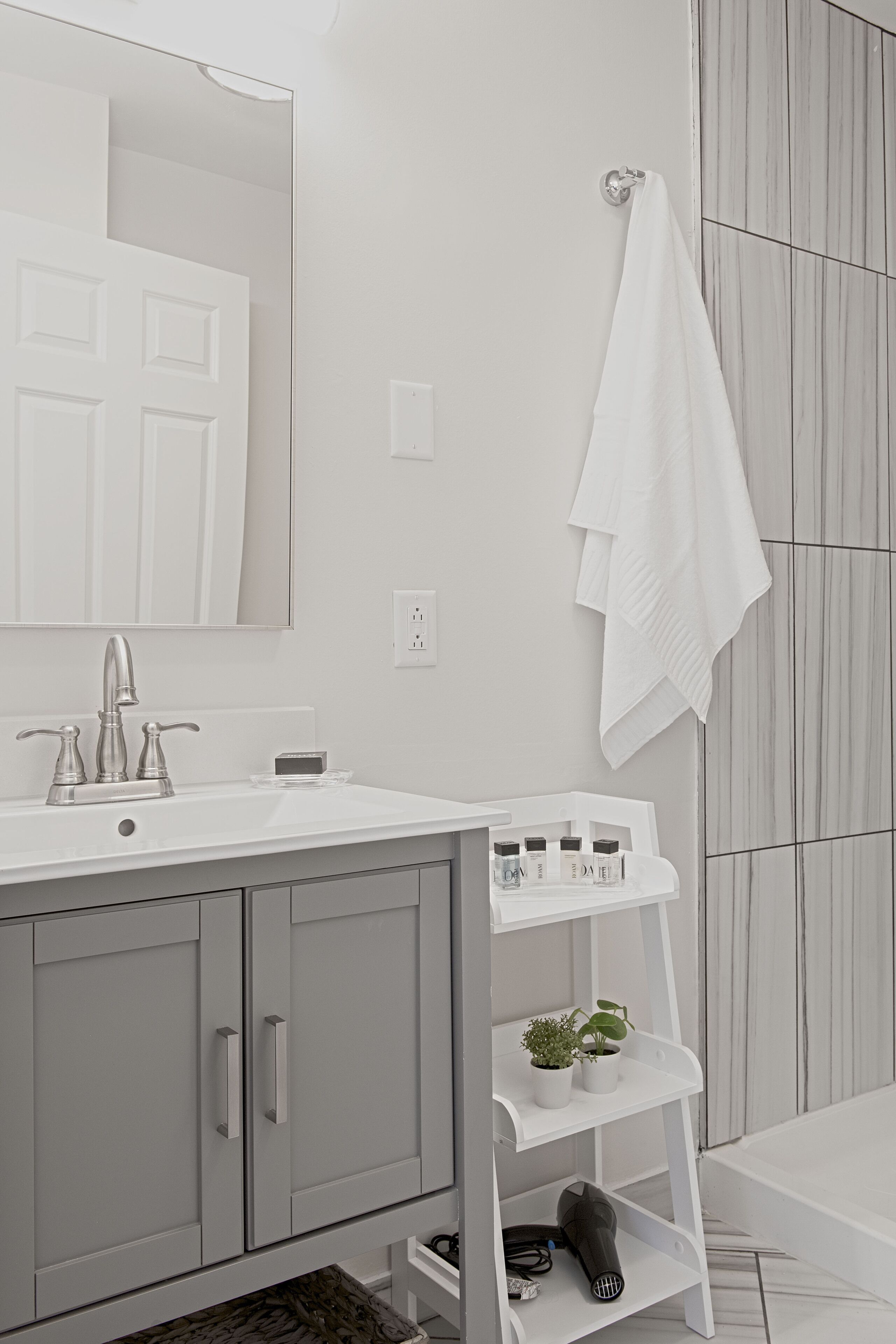 premier single room, 1 king bed | bathroom | shower, hair dryer, bathrobes, towels