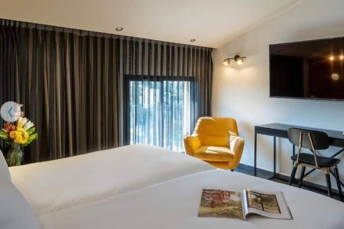 Minibar, wifi gratis, decoración personalizada y muebles diferentes 