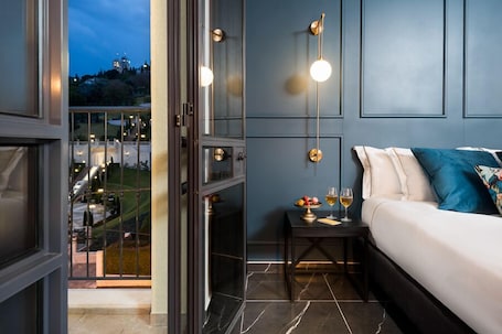 Bahaim Gardens | 1 bedroom, minibar, individually decorated, individually furnished