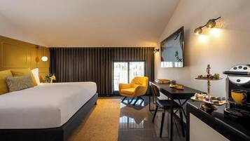 Templers | 1 bedroom, minibar, individually decorated, individually furnished