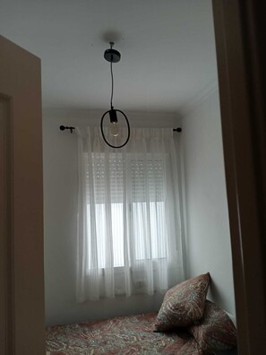 4 chambres, bureau, Wi-Fi gratuit, draps fournis