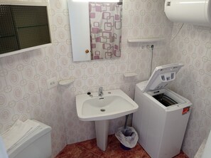Baignoire, serviettes fournies