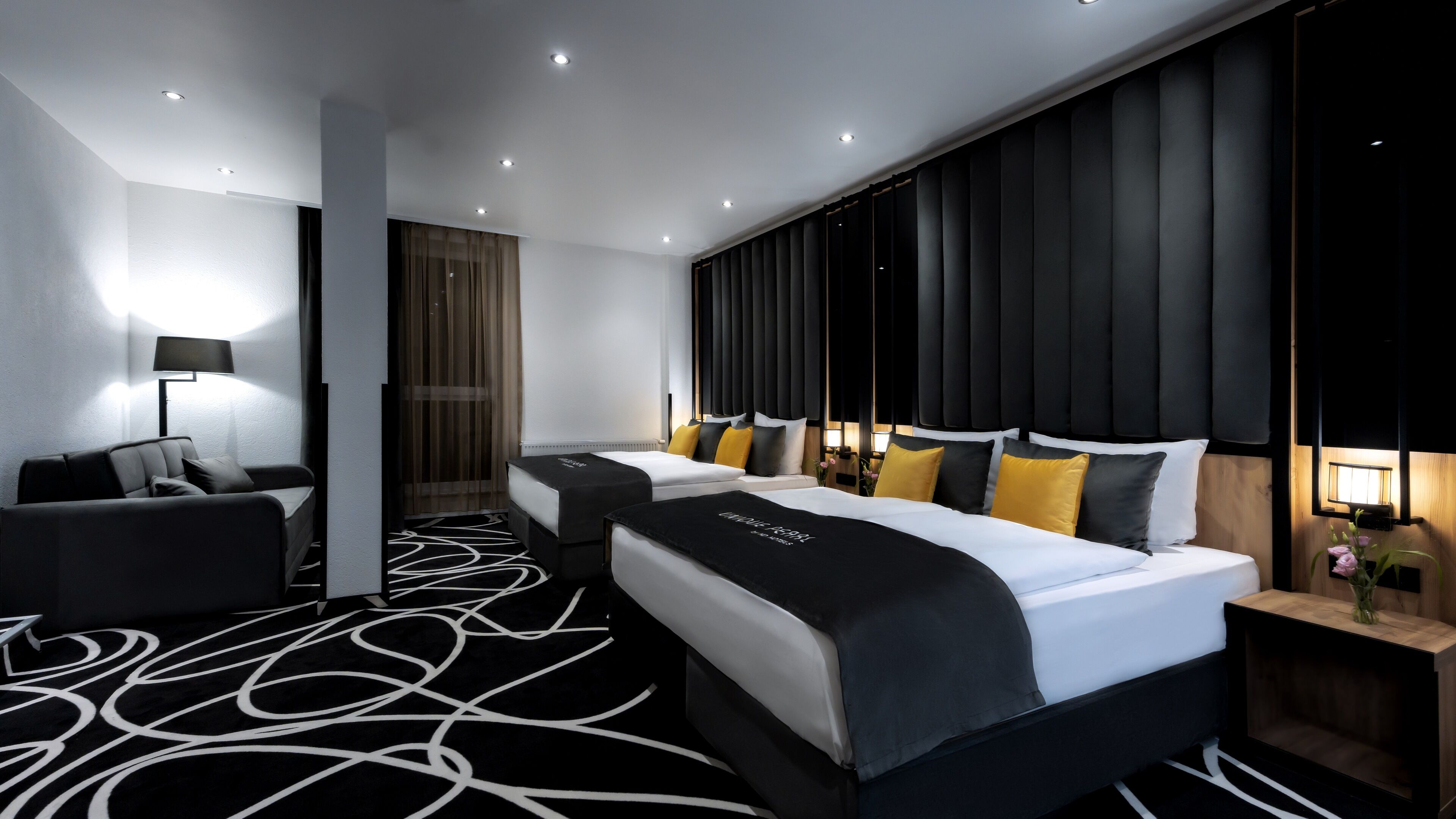 family room | 1 bedroom, hypo-allergenic bedding, down duvets, in-room safe