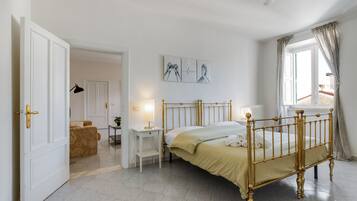 1 chambre, fer et planche Ă repasser, Wi-Fi gratuit, draps fournis