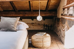 Deluxe Double Room | Frette Italian sheets, premium bedding, down duvets, memory-foam beds - Palazzo Feroci (Pisa)