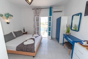 Standard Double Room | Soundproofing, free WiFi, bed sheets - Lunar Santorini Hotel (Santorini)