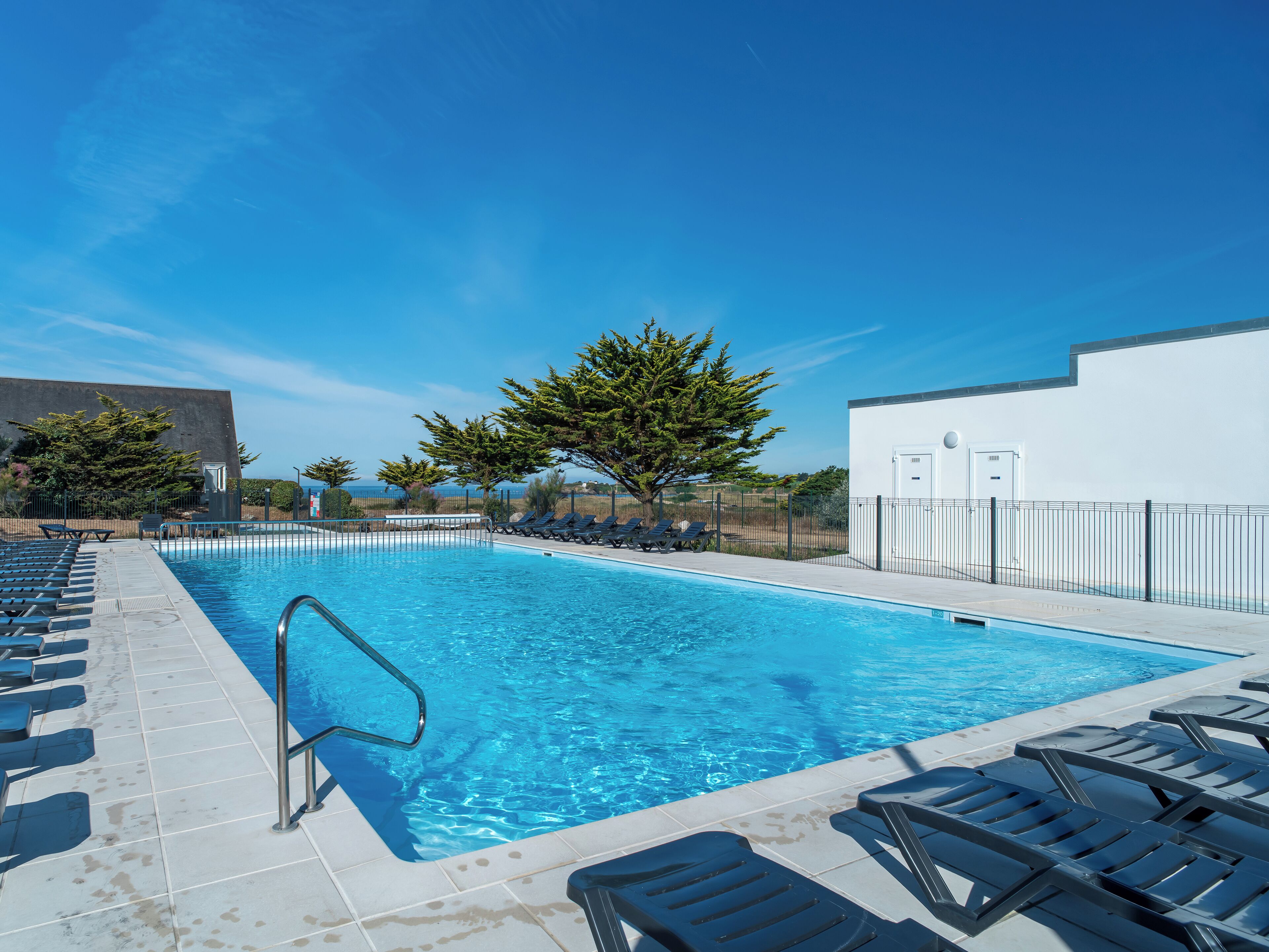 Seasonal outdoor pool