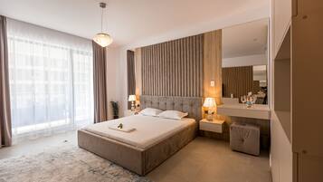 Studio Suite Deluks | 1 kamar tidur, tirai kedap cahaya, dan setrika/meja setrika