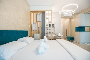 Cortinas blackout, tabla de planchar con plancha y wifi gratis