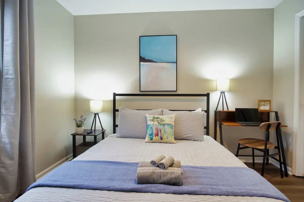 Bungalow Bliss ※ Beach Cottage Blocks From Ocean