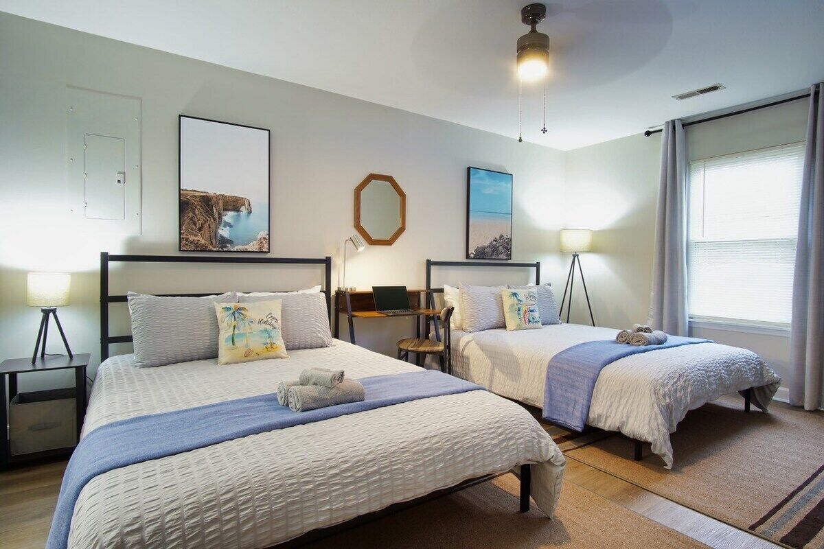 Bungalow Bliss ※ Beach Cottage Blocks From Ocean