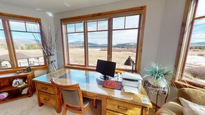 Interior - Lake View! 3 Kings. Elevator, Hot Tubs. Walk/Drive to Dining, Events, Marina (Frisco)