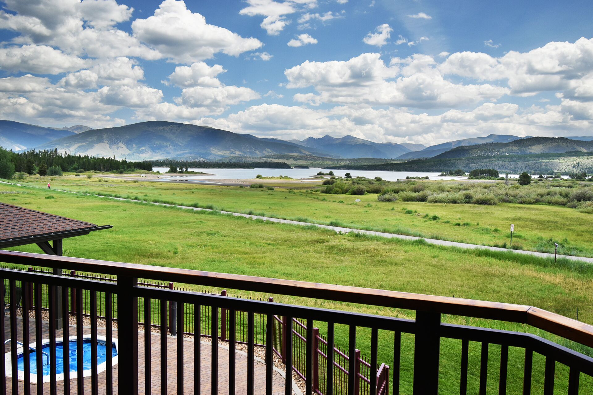 Bain à remous extérieur