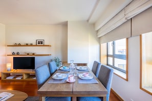 Apartment, 1 Bedroom | Living area | 50-cm flat-screen TV with cable channels, TV - Foz Premium Retreat (Porto)