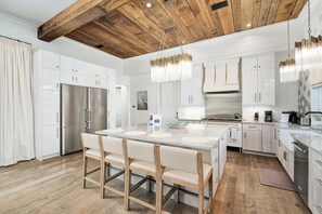 Frigorifero, microonde, forno, lavastoviglie