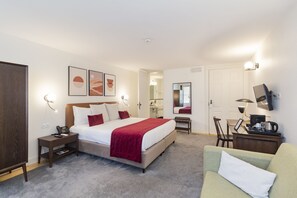 Deluxe Room with Garden View | Premium bedding, in-room safe, free WiFi, bed sheets - Marquês Garden House by Olivia (Porto)