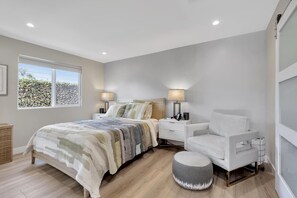 2 bedrooms, WiFi, bed sheets, wheelchair access