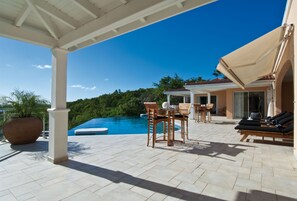Outdoor dining - Sea Vous Play (2/4 Rooms) (Les Terres Basses)
