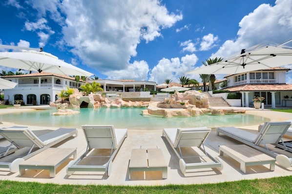 Piscina climatitzada i gandules 