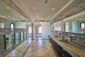 Banyera i tovalloles 