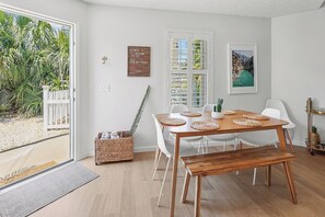 Dining - ☀3 mins WALK to beach☀Outdoor yard☀ Modern Interior (Panama City Beach)