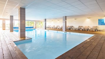 Indoor pool, pool loungers