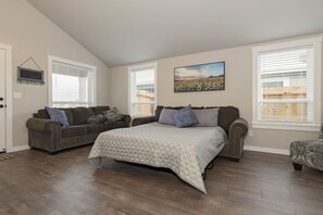 Room - New Home in SouthWest Neighborhood (Medford)