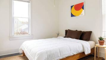 2 Schlafzimmer, Bügeleisen/Bügelbrett