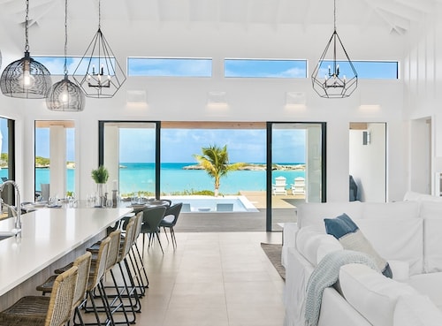 23Exuma | 5 Luxurious bedrooms each w/private bath | ON BEST BEACH | Heated Pool