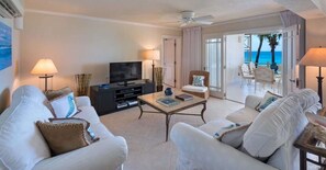 TV, DVD player - Reeds House Penthouse 14 (Lower Carlton)