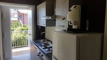 Frigorifero, microonde, forno, macchina per tè/caffè