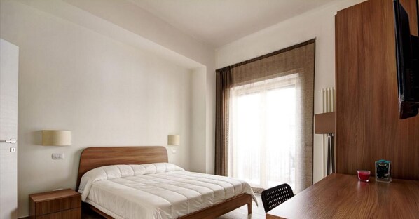 1 bedroom, iron/ironing board, internet, bed sheets