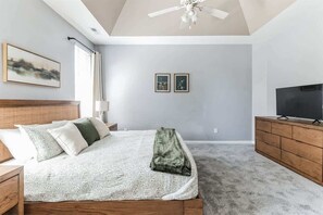 3 bedrooms, iron/ironing board, travel cot, WiFi - Quaint homey cottage style home in Harvest (Harvest)