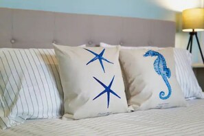 3 Schlafzimmer, Schreibtisch, Bügeleisen/Bügelbrett, Reisekinderbett