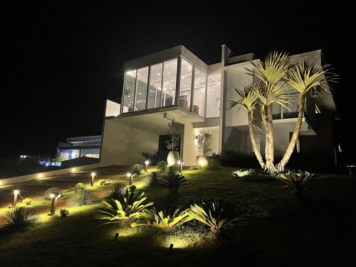 Casa alto padrão as margens da represa de Avaré.