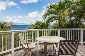 Outdoor dining - Beautiful Luz Luxury villa (Lorient)
