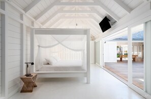 5 bedrooms, WiFi, bed sheets