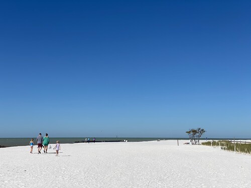 Tranquil Locale King Beds 1 Mile To Honeymoon Isle 3 Miles 2 Downtown