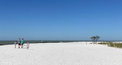 Tranquil Locale King Beds 1 Mile To Honeymoon Isle 3 Miles 2 Downtown