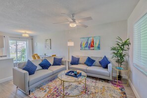 Smart TV - Tranquil Locale King Beds 1 Mile To Honeymoon Isle 3 Miles 2 Downtown (Dunedin)