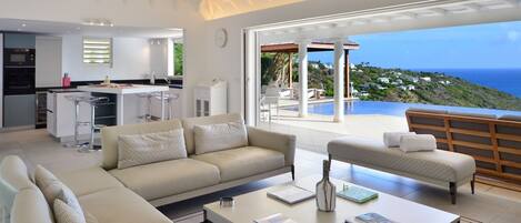 Télévision, lecteur de DVD, chaßne hi-fi