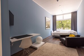 Minibar, tabla de planchar con plancha y wifi gratis