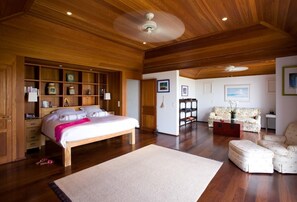 4 bedrooms, desk, iron/ironing board, WiFi