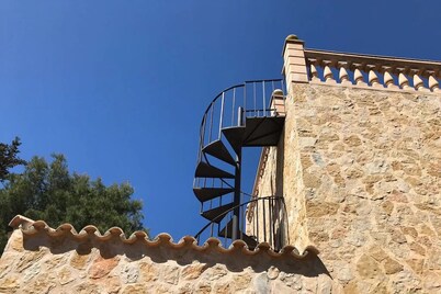 Villa de Bonaire, Alcudia, large garden + pool, close to the beach, WiFi, for 8 people