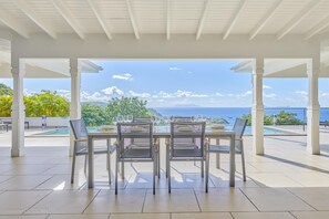 Outdoor dining - Cactus (1/3 Rooms) Luxury villa (St Barts)