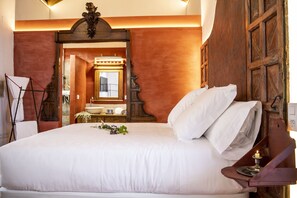 4 slaapkamers, een bureau, reisbedje, gratis wifi