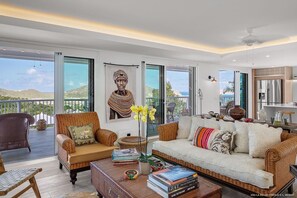 TV, DVD-spiller og stereoanlegg