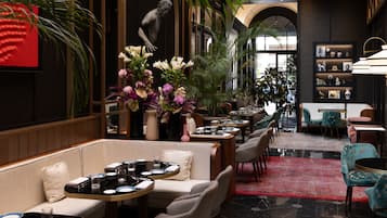 Frühstück, Mittagessen, Abendessen, italienische Küche